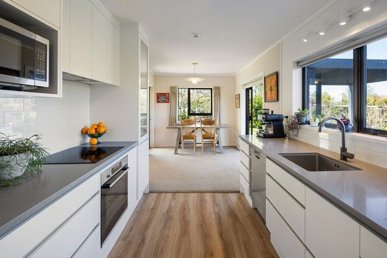 Photo of property in 166 Racecourse Road, Cambridge, 3493