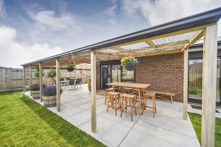 Photo of property in 27 Balrickard Way, Milson, Palmerston North, 4414