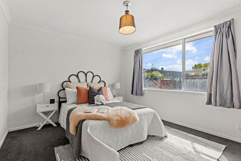 Photo of property in 1/123a Queenspark Drive, Parklands, Christchurch, 8083