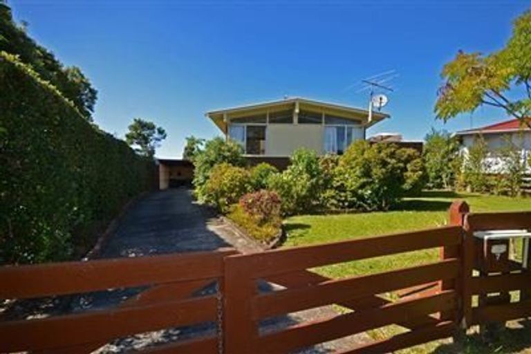 Photo of property in 7 Pipitea Place, Massey, Auckland, 0614