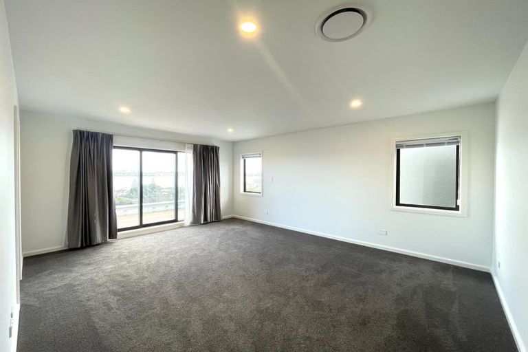 Photo of property in 43 Waller Avenue, Bucklands Beach, Auckland, 2012