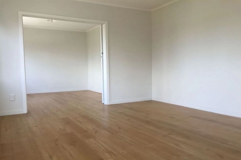 Photo of property in 12 Rathgar Road, Henderson, Auckland, 0610