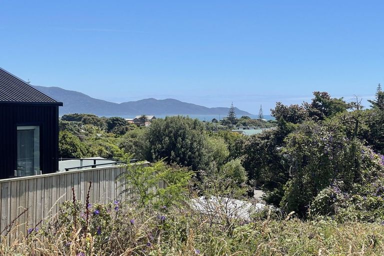 Photo of property in 13 Kawau Grove, Waikanae Beach, Waikanae, 5036