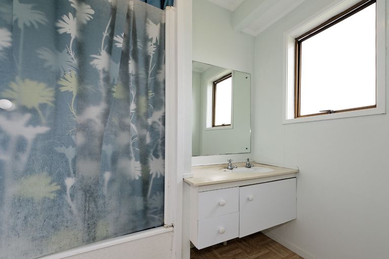 Photo of property in 4/18 Seabrook Avenue, New Lynn, Auckland, 0600