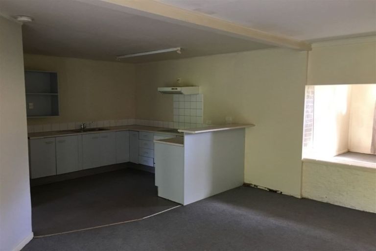 Photo of property in 60 Edmonton Road, Henderson, Auckland, 0612
