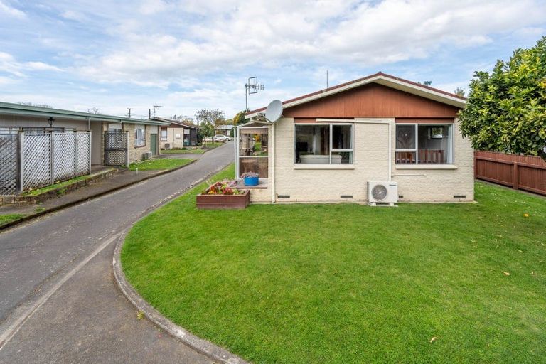 Photo of property in 2/3 Murphy Road, Taradale, Napier, 4112