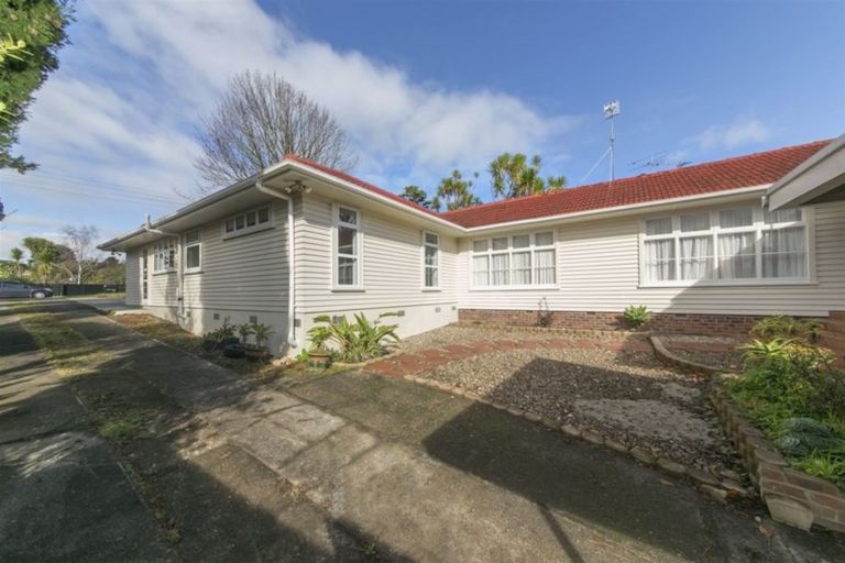 Photo of property in 48 Fairmount Road, Titirangi, Auckland, 0604