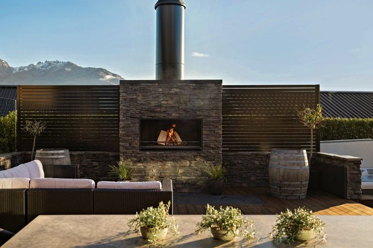 Photo of property in 8 Arran Lane, Jacks Point, Queenstown, 9371