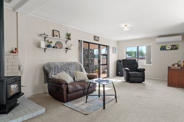 Photo of property in 97 Hyperion Drive, Randwick Park, Auckland, 2105