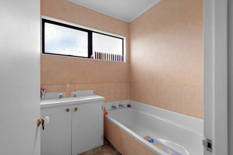 Photo of property in 1 Jarrett Court, Roslyn, Palmerston North, 4414