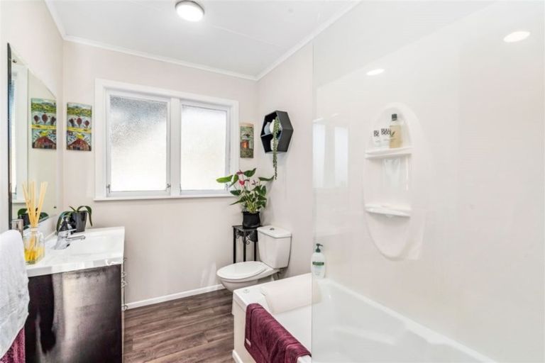 Photo of property in 66 Te Paka Crescent, Te Kamo, Whangarei, 0112