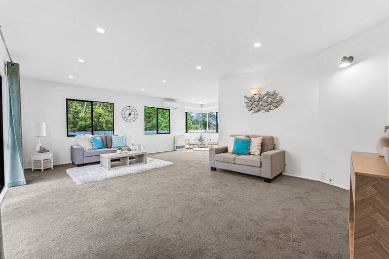 Photo of property in 18 Lanham Lane, Massey, Auckland, 0614