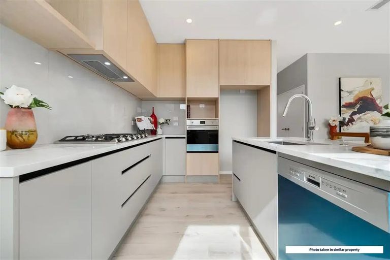 Photo of property in 36 Whakairo Crescent, Gulf Harbour, Whangaparaoa, 0930