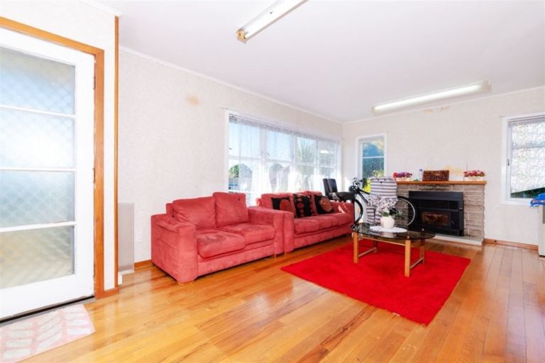 Photo of property in 7 Beaufield Lane, Te Atatu Peninsula, Auckland, 0610