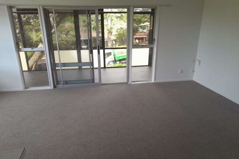 Photo of property in 1/2 Northwick Place, Hillcrest, Auckland, 0627