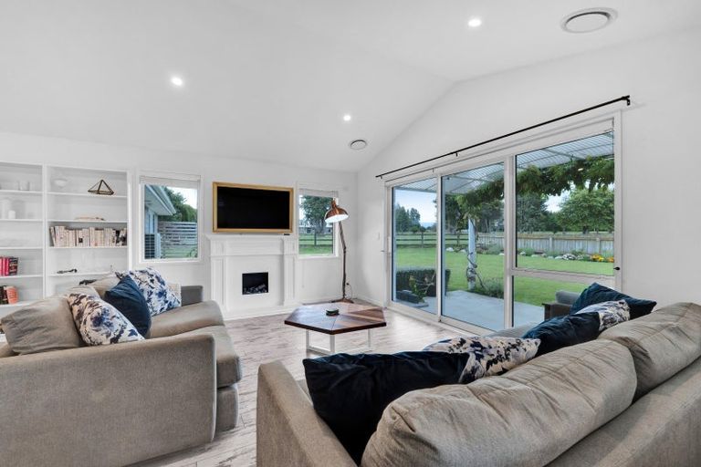 Photo of property in 2 Mercade Close, Stratford, 4332