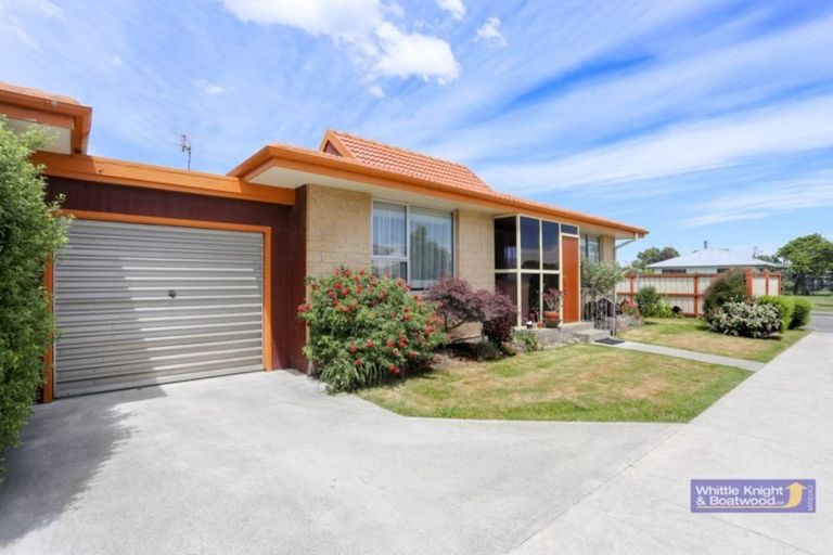 Photo of property in 2/30 Trevor Street, Hornby, Christchurch, 8042