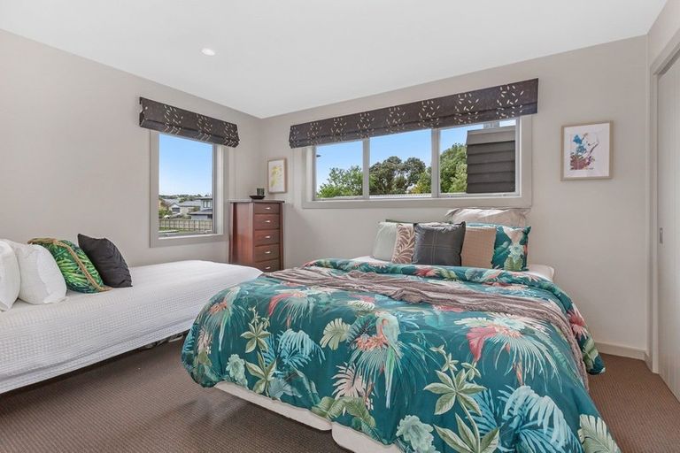 Photo of property in 7 Resolution Drive, Whitby, Porirua, 5024