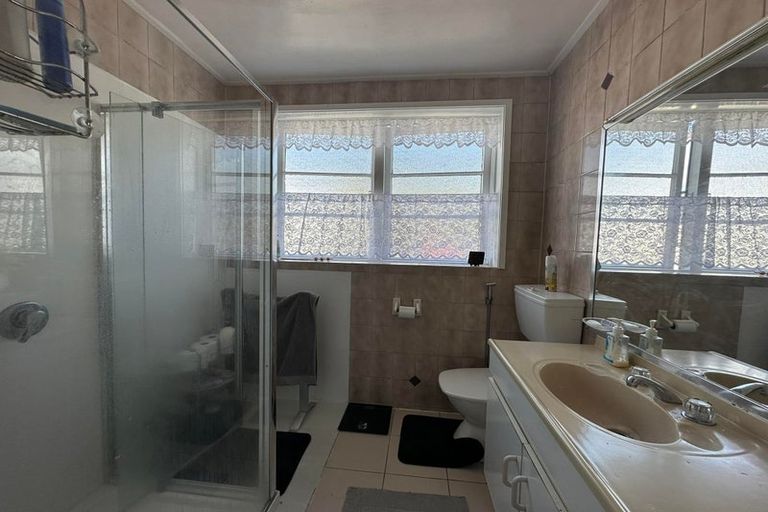 Photo of property in 22 Stokes Valley Road, Stokes Valley, Lower Hutt, 5019