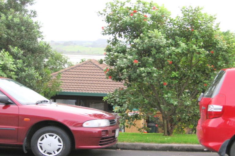 Photo of property in 38 Pohutukawa Avenue, Red Beach, 0932