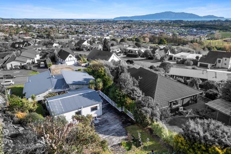 Photo of property in 5 Mohua Street, Waikanae, 5036