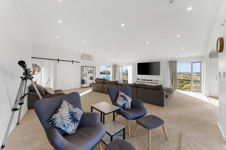 Photo of property in 1011 Papamoa Beach Road, Papamoa Beach, Papamoa, 3118