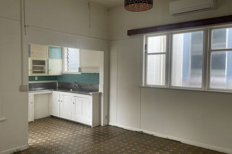 Photo of property in 19 Myrtle Crescent, Mount Cook, Wellington, 6021