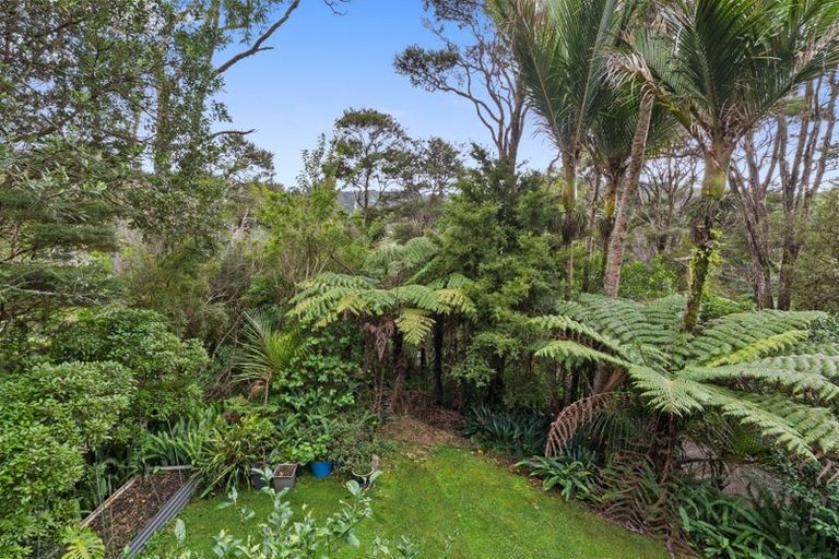Photo of property in 185 Laingholm Drive, Laingholm, Auckland, 0604