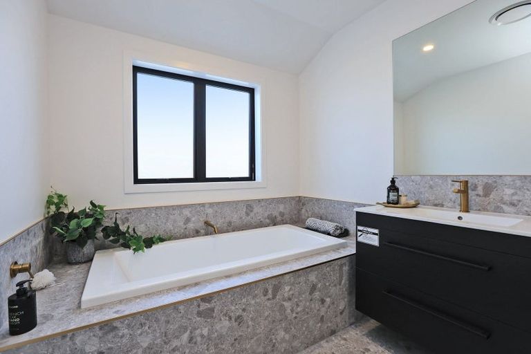 Photo of property in 33 Kenny Road, Meeanee, Napier, 4110