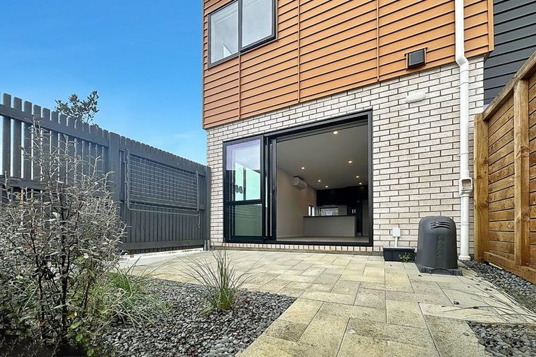 Photo of property in 25 Whati Lane, Henderson, Auckland, 0612