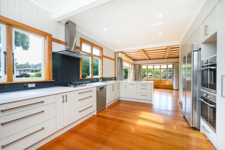 Photo of property in 25 Karina Terrace, Roslyn, Palmerston North, 4414