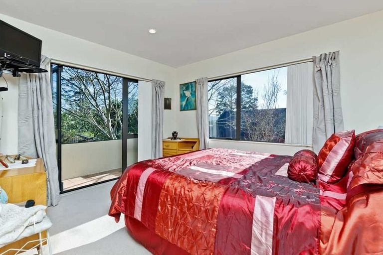 Photo of property in 16 Fearnley Grove, Albany, Auckland, 0632