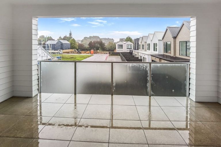 Photo of property in 10 Yellow Pear Lane, Karaka, 2578