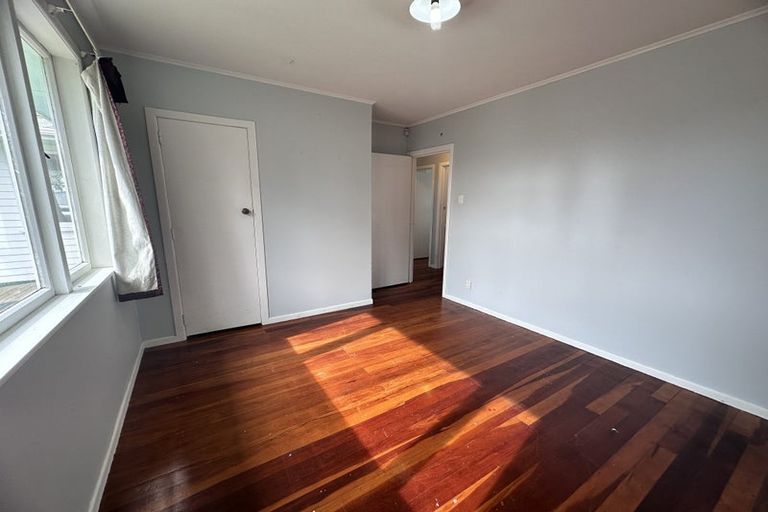 Photo of property in 31 Fairclough Road, Beach Haven, Auckland, 0626