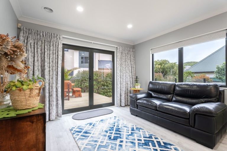 Photo of property in 13 Claverton Grove, Churton Park, Wellington, 6037