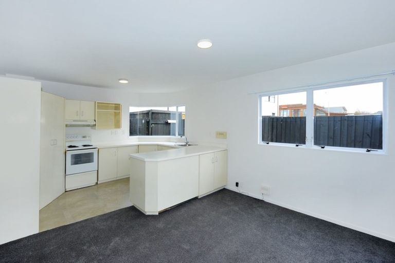 Photo of property in 4/241 Kilmore Street, Christchurch Central, Christchurch, 8011