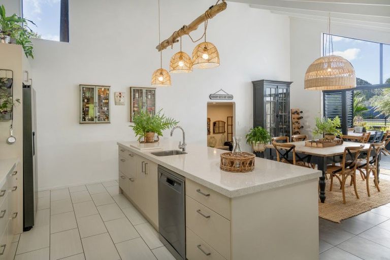 Photo of property in 5 Rewa Rewa Valley, Tairua, 3508