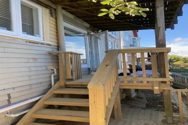 Photo of property in 55 Overtoun Terrace, Hataitai, Wellington, 6021