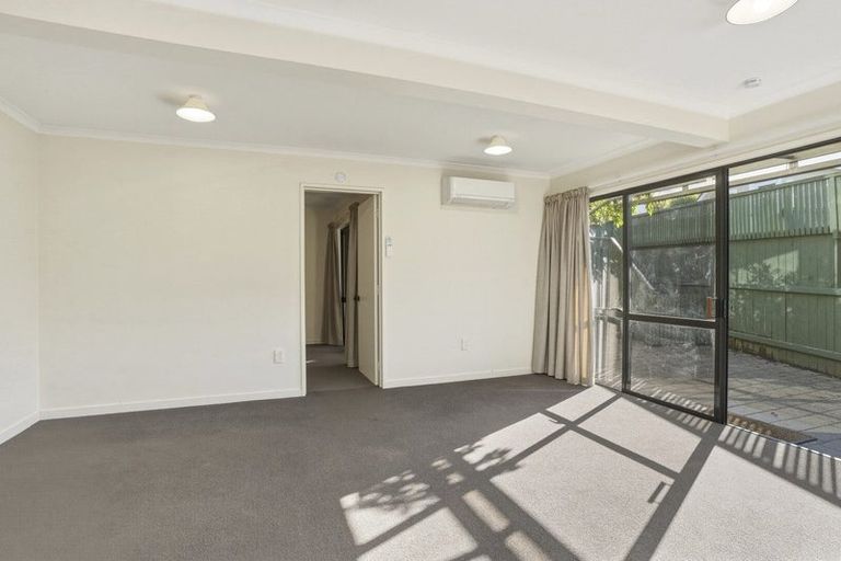 Photo of property in 360 Kaikorai Valley Road, Bradford, Dunedin, 9011