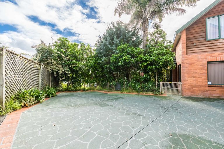 Photo of property in 94c Colwill Road, Massey, Auckland, 0614