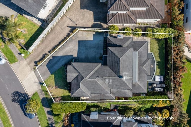 Photo of property in 8 Oak View Terrace, Schnapper Rock, Auckland, 0632