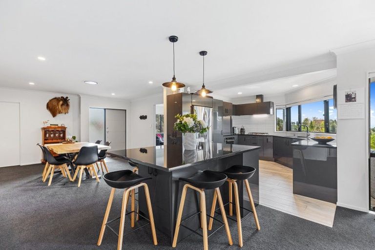 Photo of property in 135r Waikite Road, Welcome Bay, Tauranga, 3175