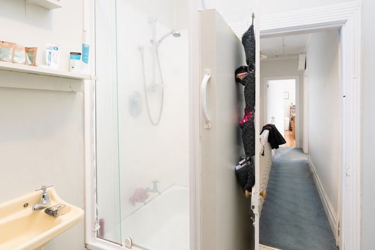 Photo of property in 14 Prince Street, Mount Victoria, Wellington, 6011