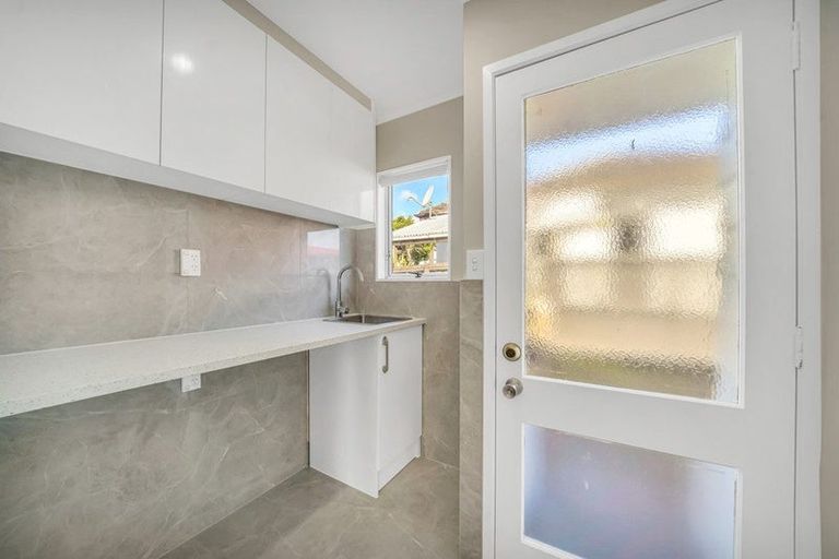 Photo of property in 3a James Road, Manurewa, Auckland, 2102