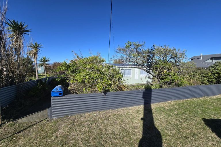 Photo of property in 16 Chaffey Street, Foxton Beach, Foxton, 4815