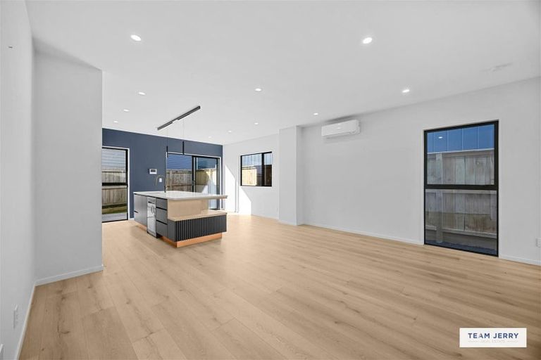 Photo of property in 339b Bucklands Beach Road, Bucklands Beach, Auckland, 2012