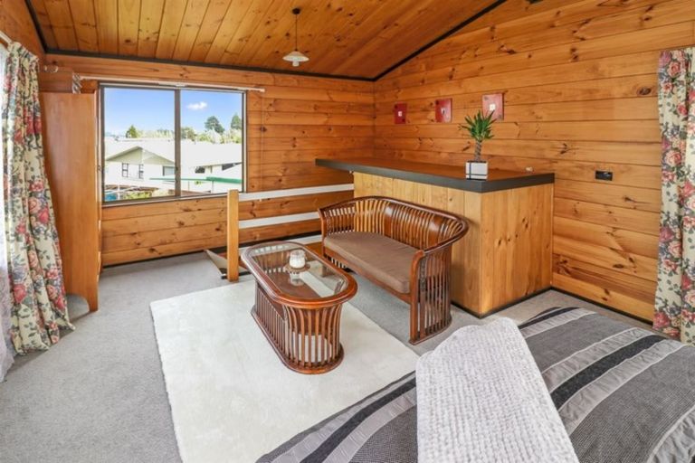 Photo of property in 2 Hunter Street, Dannevirke, 4930