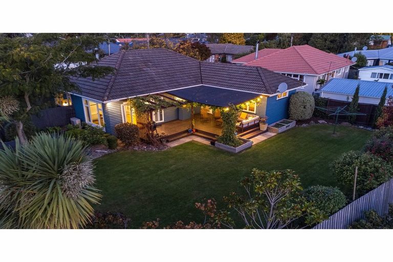 Photo of property in 24 Derrett Place, Saint Martins, Christchurch, 8022