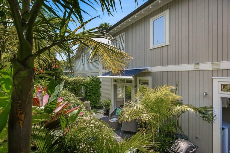 Photo of property in 17 Landmark Terrace, Orewa, 0931