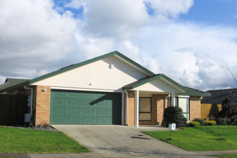 Photo of property in 4 Newry Close, East Tamaki Heights, Auckland, 2016